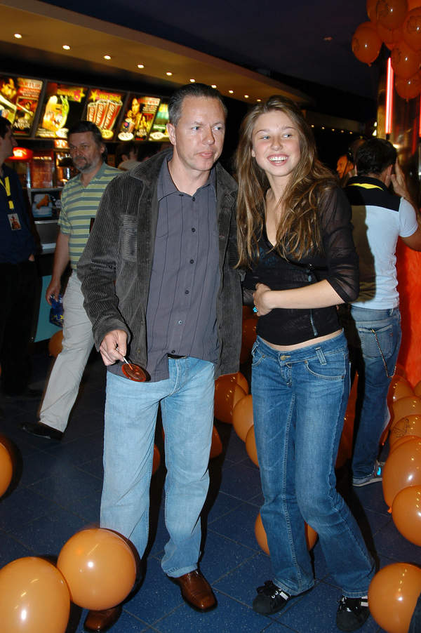 Zbigniew Suszyński, córka Milena Suszyńska, premiera filmu „Garfield”, sierpień 2004 roku