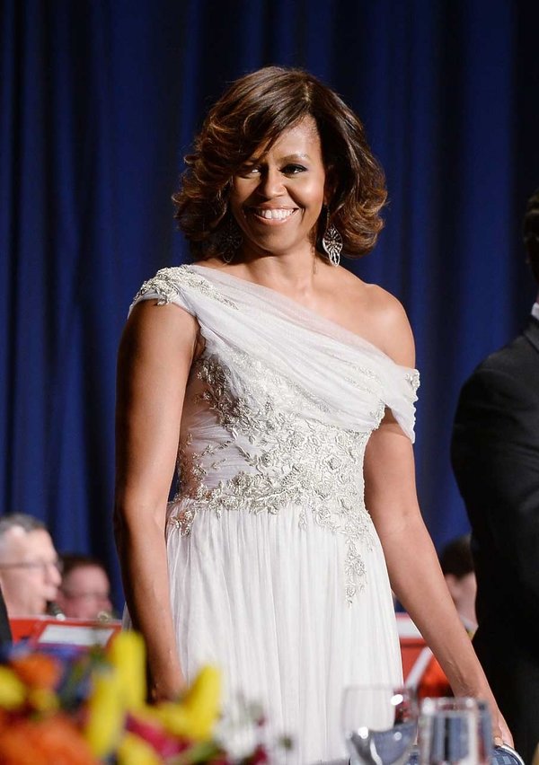 Michelle Obama w beżowej sukni 