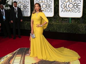 Jennifer Lopez w żółtej sukni