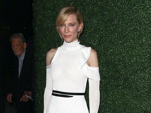 Cate Blanchett w białej sukni siatkowej