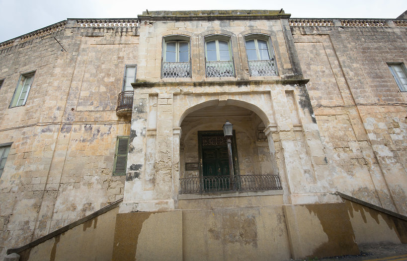 Dom królowej Elżbiety II i księcia Filipa na Malcie wystawiony na sprzedaż