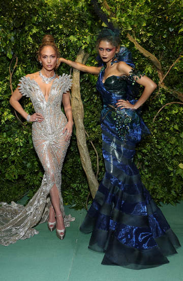 Gwiazdy na gali MET 2024 Jennifer Lopez i Zendaya