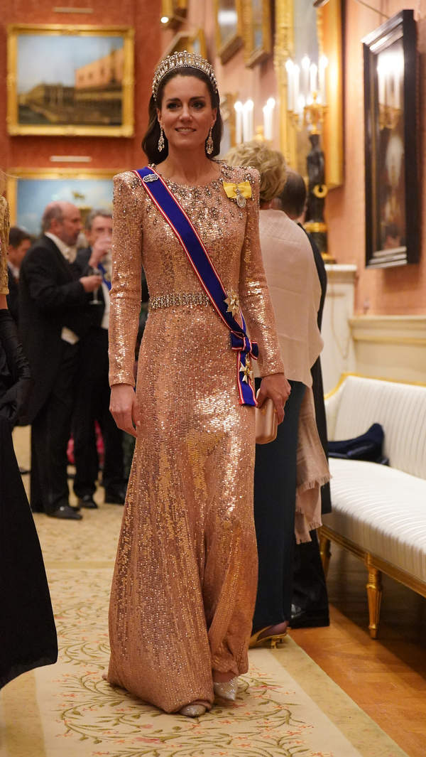Olśniewająca Księżna Kate na przyjęciu w Pałacu Buckingham