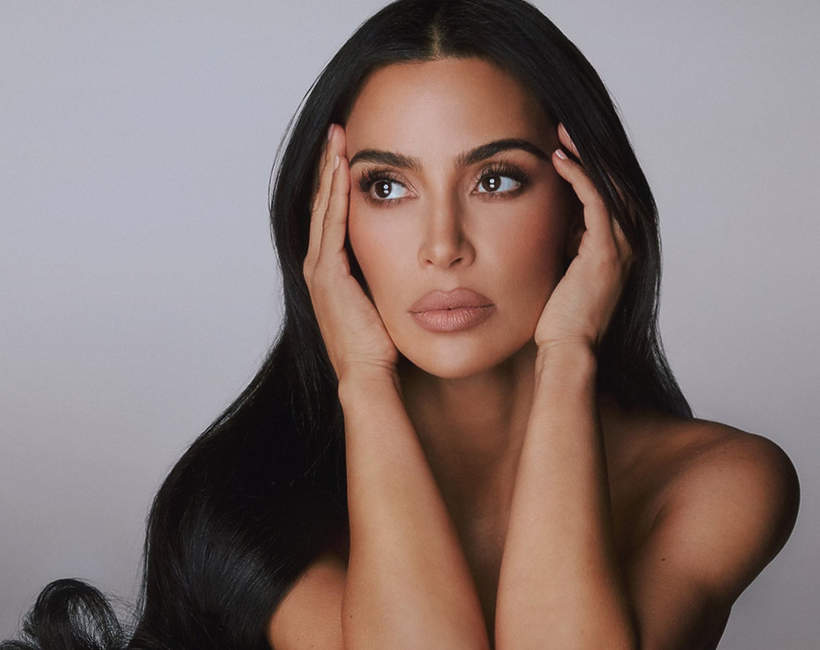 nowa kolekcja kosmetykow do makijazu od Kim Kardashian SKKN premiera w 2024 w styczniu 
