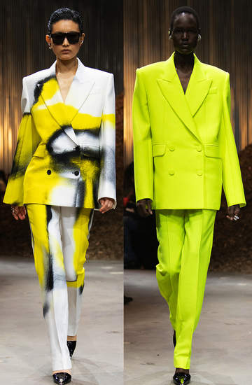 pokaz kolekcji Alexander McQueen na jesien i zime 2022 2023 sylwetka z pokazu kolekcja look stylizacja trendy moda z wybiegu 9
