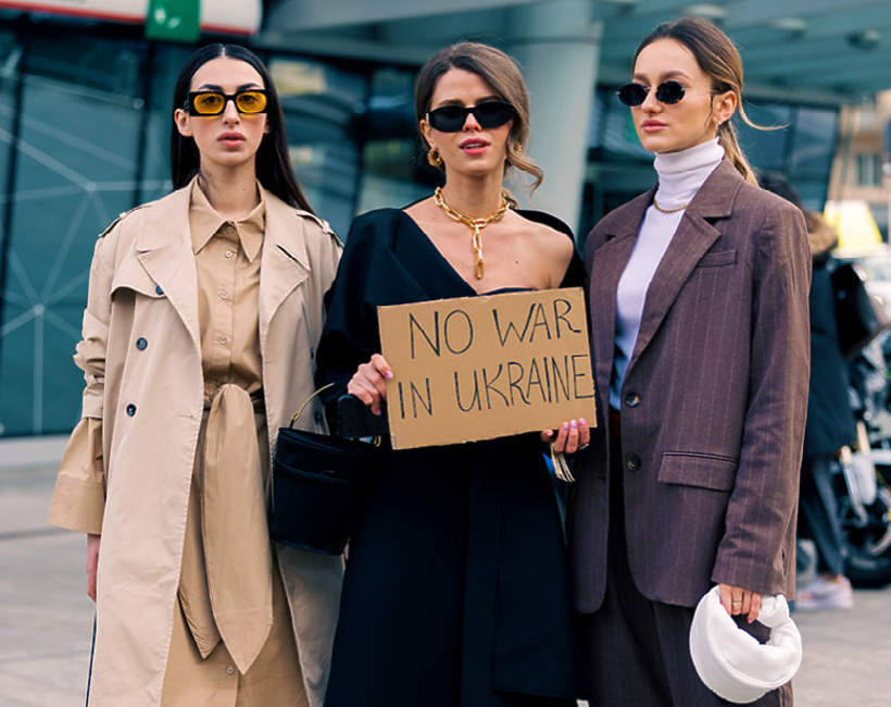 protesty przeciwko wojnie w Ukrainie swiat mody mediolan