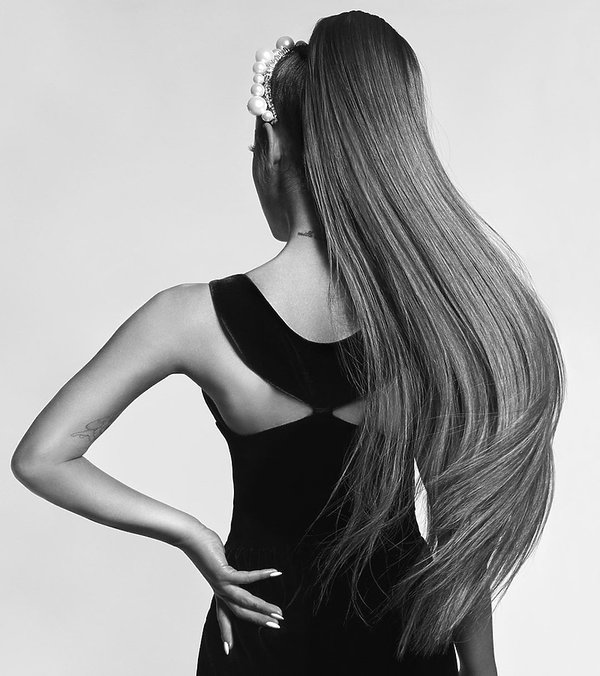 Ariana Grande nową twarzą Givenchy