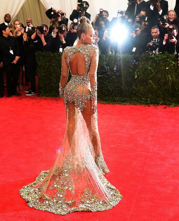 Beyonce w transparentnej sukni do ziemi