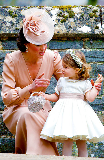 Księżna Kate i księżniczka Charlotte noszą ubrania w tych samych kolorach