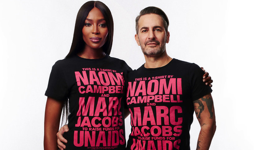 Naomi Campbell i Marc Jacobs zaprojektowali T-shirta z okazji obchodzonego 1 grudnia Światowego Dnia Walki z AIDS