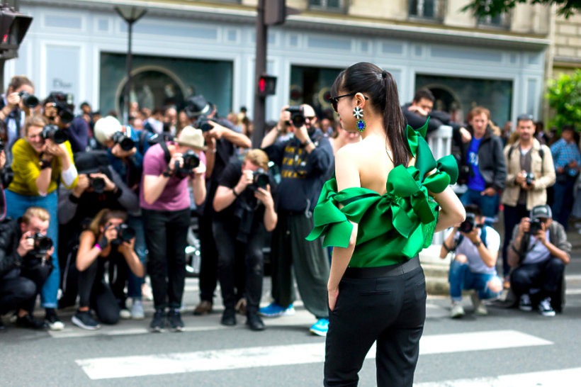 Street style z paryskich pokazów haute couture na jesień 2016