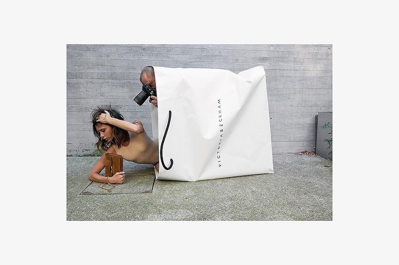 Victoria Beckham świętuje 10-lecie swojej marki, kampania z papierowymi torbami
