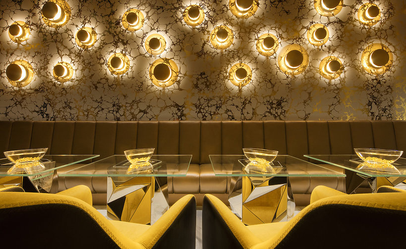 Złoty bar Gold on 27 w hotelu Burj Al Arab w Dubaju