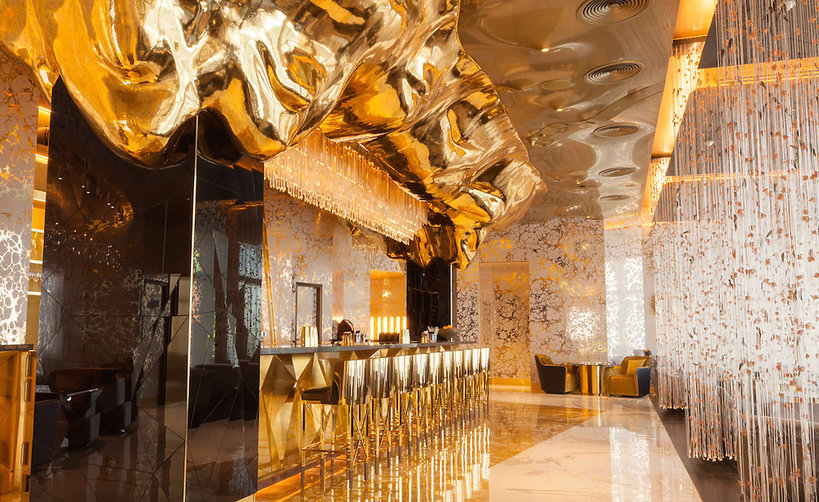 Złoty bar Gold on 27 w hotelu Burj Al Arab w Dubaju